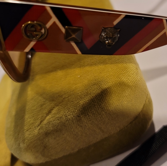 Sunglasses - Picture 4 of 5